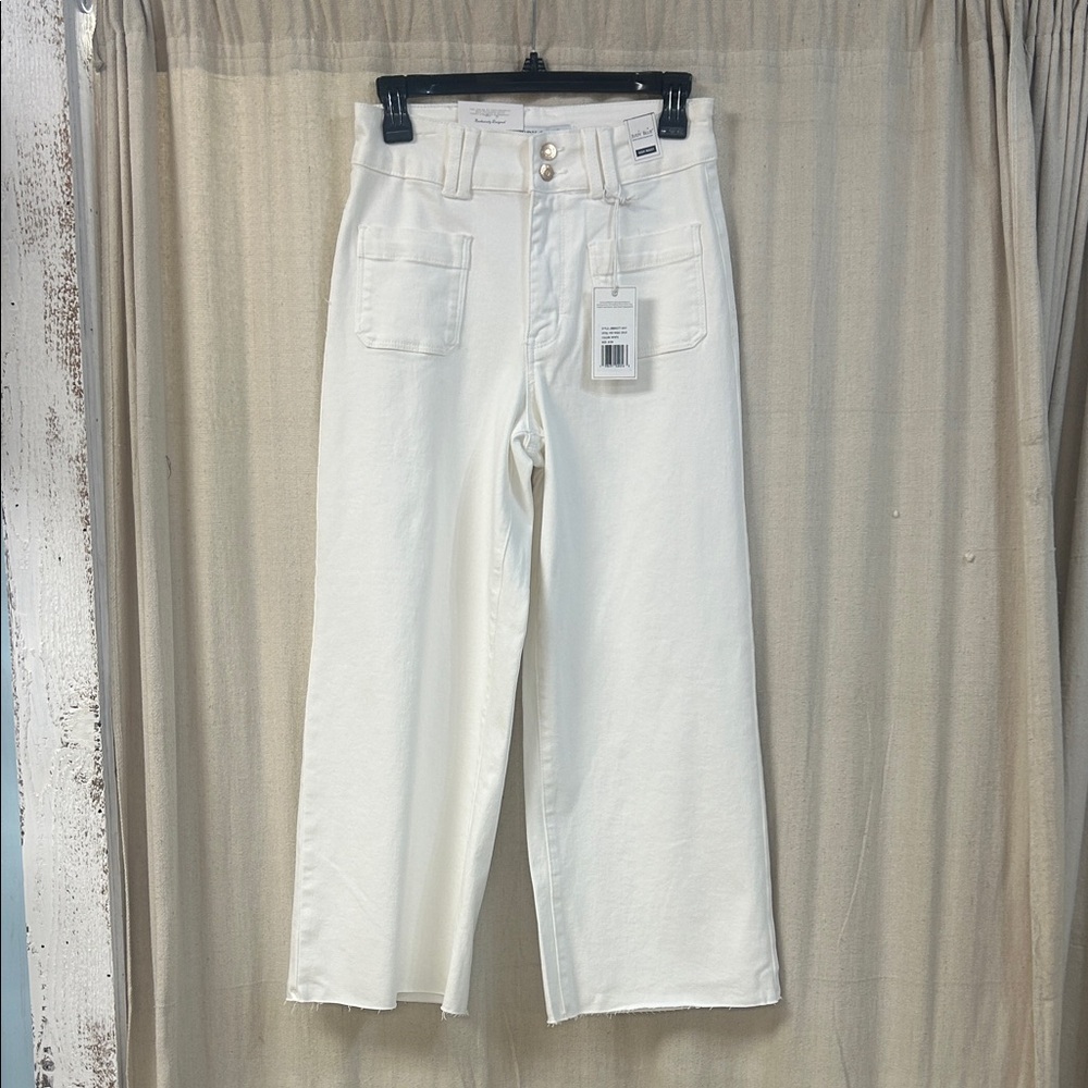 Judy Blue White High-Waisted Wide Leg Crop Jeans
Style Number #881077